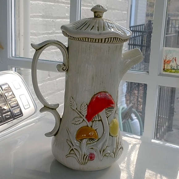 arnel’s Other - Vintage Arnel’s Mushroom Lidded Pitcher Teapot Serve-ware RARE! Signed LM